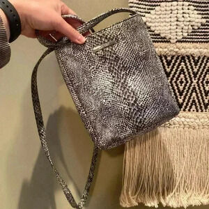 NINE WEST SNAKE SKIN BLACK WHITE CROSSBODY BAG PURSE